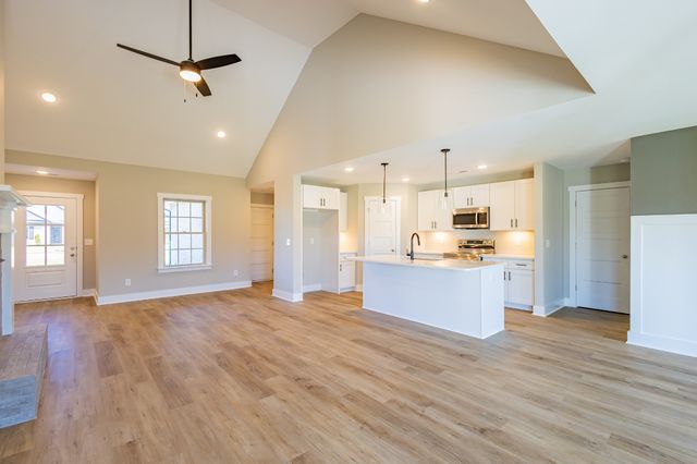 42 Brooklyn Avenue, Manchester, TN 37355