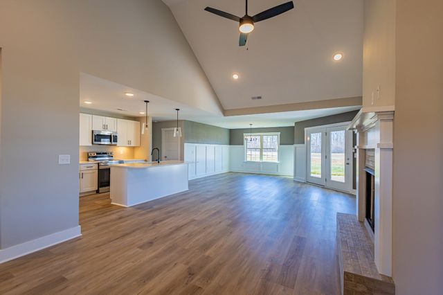 42 Brooklyn Avenue, Manchester, TN 37355