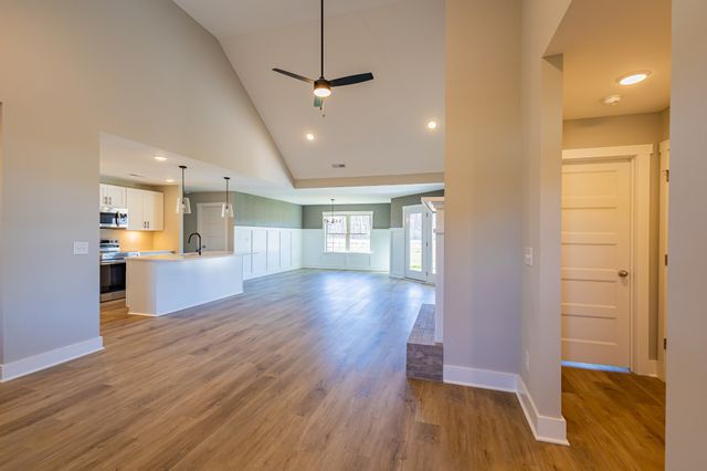 42 Brooklyn Avenue, Manchester, TN 37355