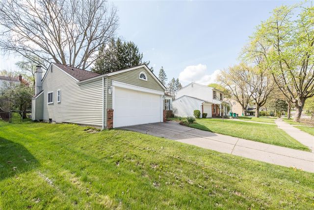 88 Carriage Way, Ypsilanti, MI 48197