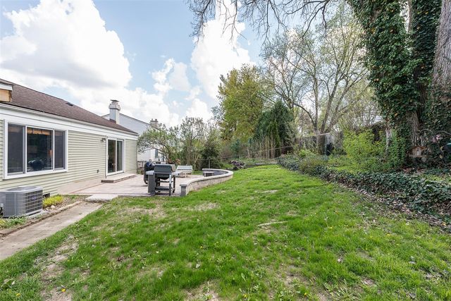 88 Carriage Way, Ypsilanti, MI 48197