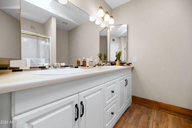 3031 W HEARN Road, Phoenix, AZ 85053