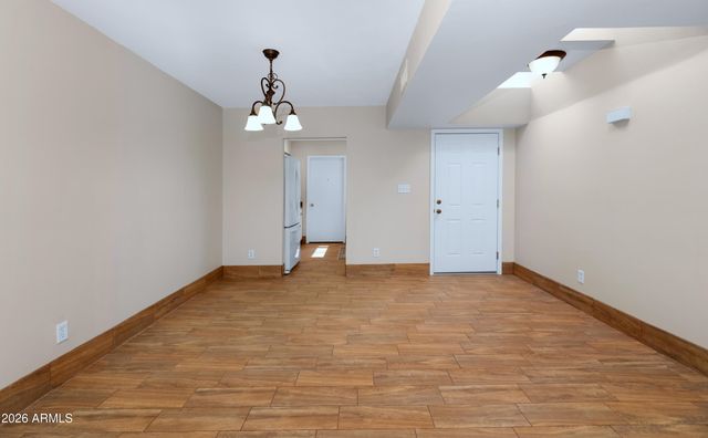 3031 W HEARN Road, Phoenix, AZ 85053