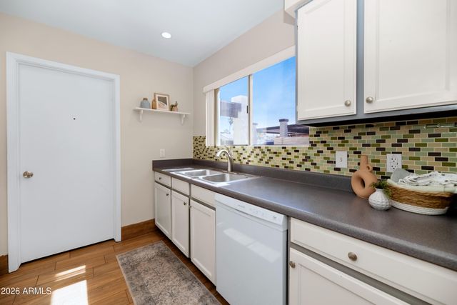 3031 W HEARN Road, Phoenix, AZ 85053