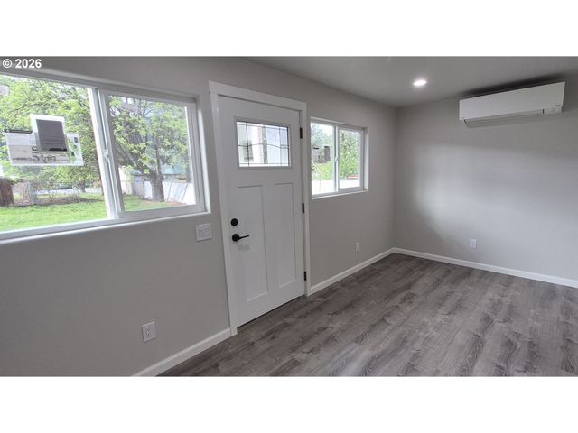 119 WALNUT St, Myrtle Creek, OR 97457