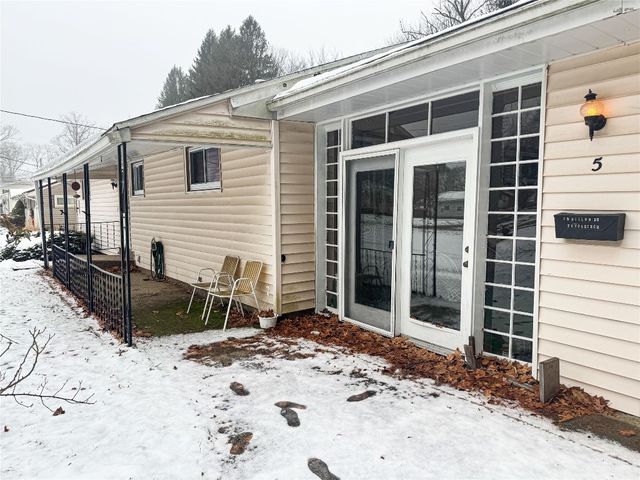 5 W DILLON Drive, Titusville, PA 16354