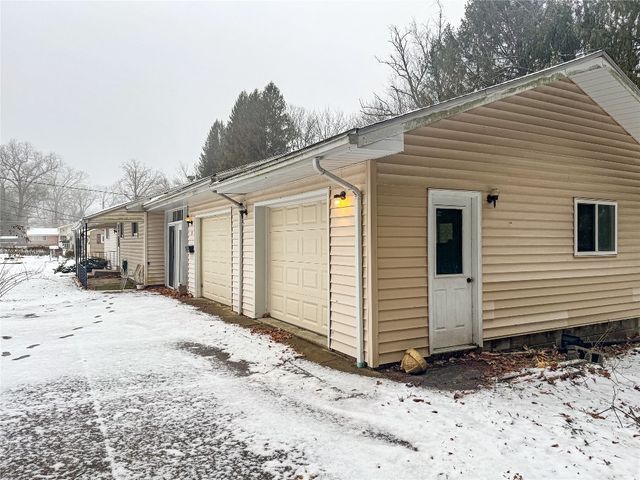 5 W DILLON Drive, Titusville, PA 16354