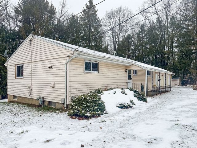 5 W DILLON Drive, Titusville, PA 16354
