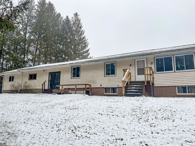 5 W DILLON Drive, Titusville, PA 16354