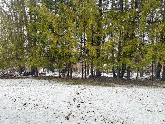 5 W DILLON Drive, Titusville, PA 16354