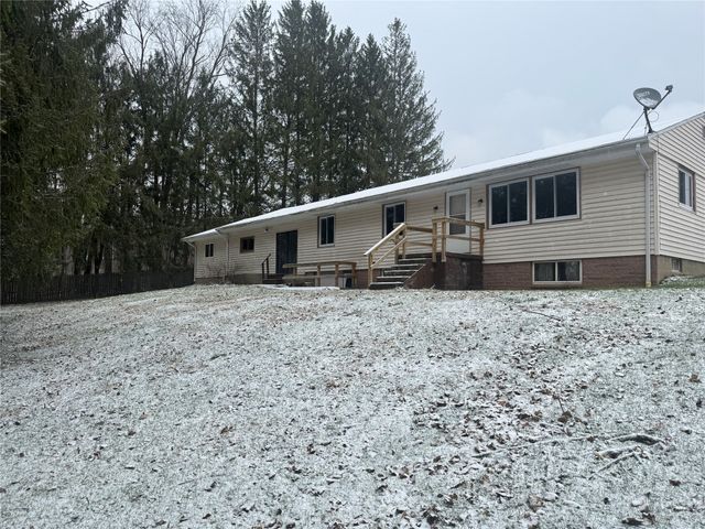 5 W DILLON Drive, Titusville, PA 16354