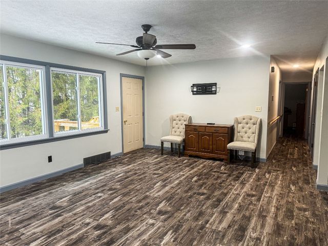 5 W DILLON Drive, Titusville, PA 16354