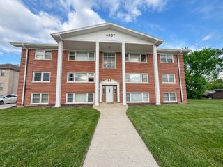 4337 Prescott Avenue 2C, Lyons, IL 60534