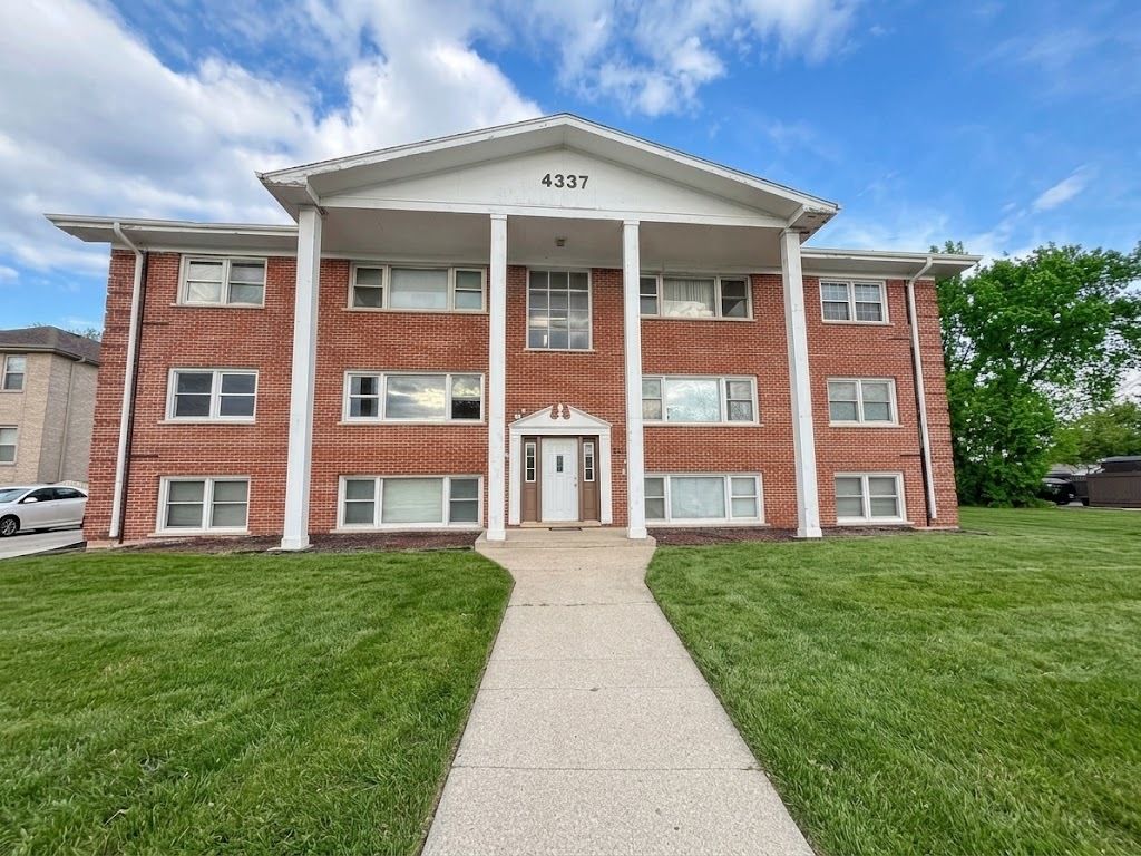 4337 Prescott Avenue 2C, Lyons, IL 60534