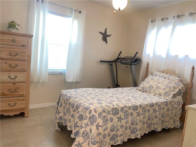 2431 4th Place, Vero Beach, FL 32962