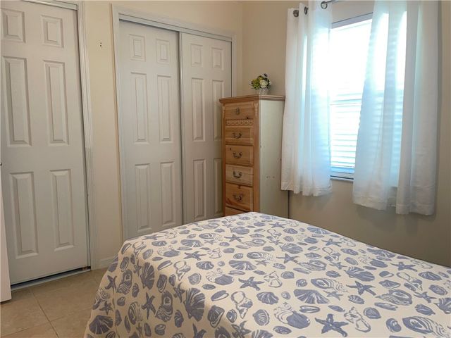 2431 4th Place, Vero Beach, FL 32962