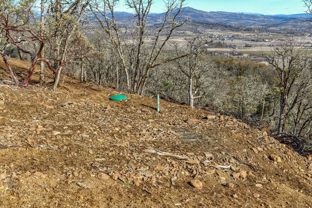 1560 Brentwood Drive, Eagle Point, OR 97524
