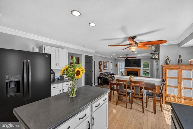 302 MULBERRY DR, Royersford, PA 19468
