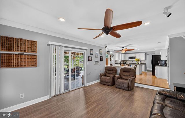 302 MULBERRY DR, Royersford, PA 19468