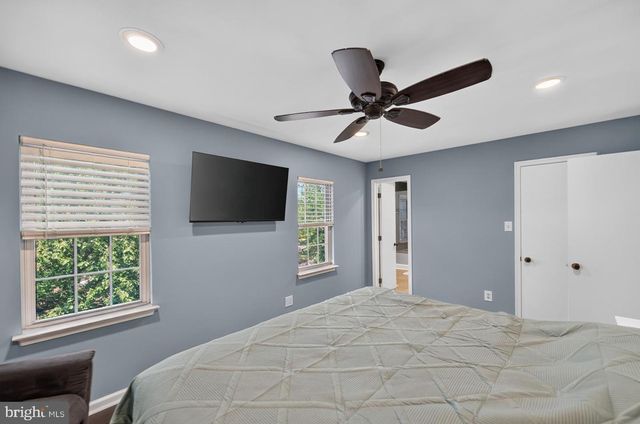 302 MULBERRY DR, Royersford, PA 19468