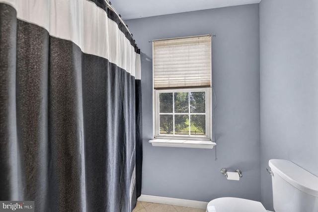 302 MULBERRY DR, Royersford, PA 19468