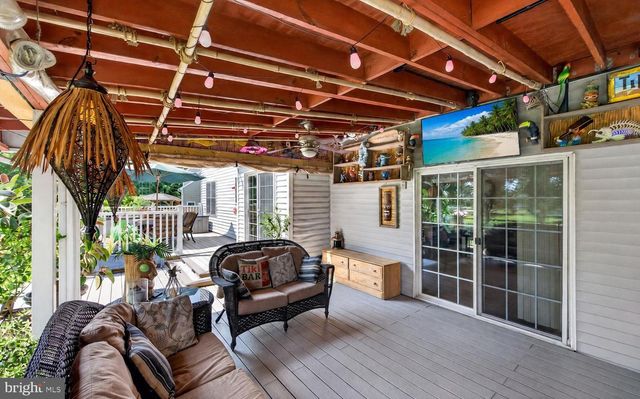 302 MULBERRY DR, Royersford, PA 19468