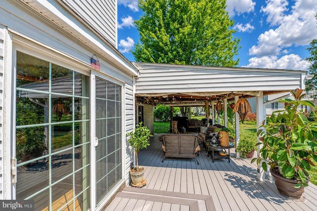 302 MULBERRY DR, Royersford, PA 19468