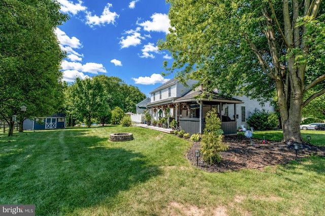 302 MULBERRY DR, Royersford, PA 19468