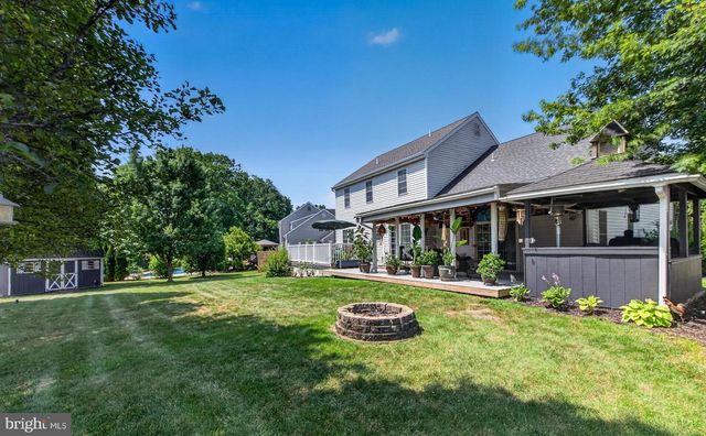302 MULBERRY DR, Royersford, PA 19468