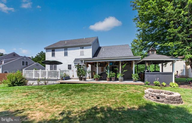 302 MULBERRY DR, Royersford, PA 19468
