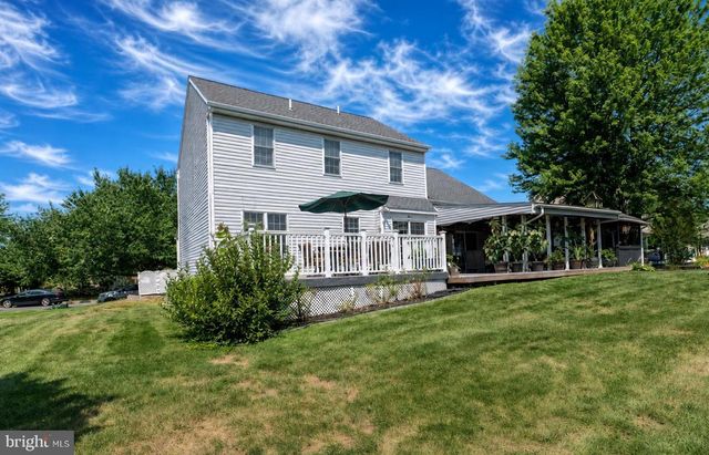 302 MULBERRY DR, Royersford, PA 19468