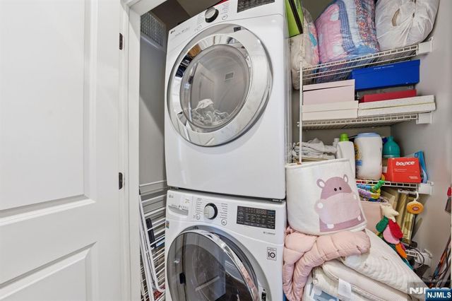 35 Marquis Court, Edgewater, NJ 07020