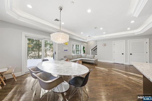 35 Marquis Court, Edgewater, NJ 07020