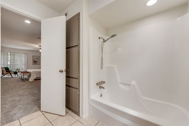 7492 E Northwest Highway 143, Dallas, TX 75231