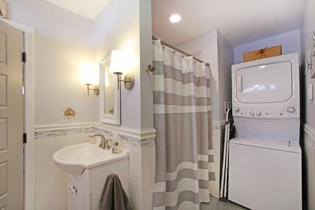 1 Grandview Avenue, Derry, NH 03038