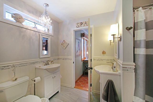 1 Grandview Avenue, Derry, NH 03038