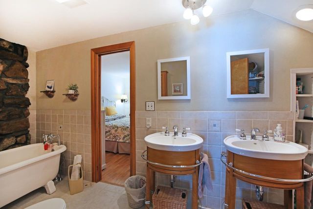 1 Grandview Avenue, Derry, NH 03038