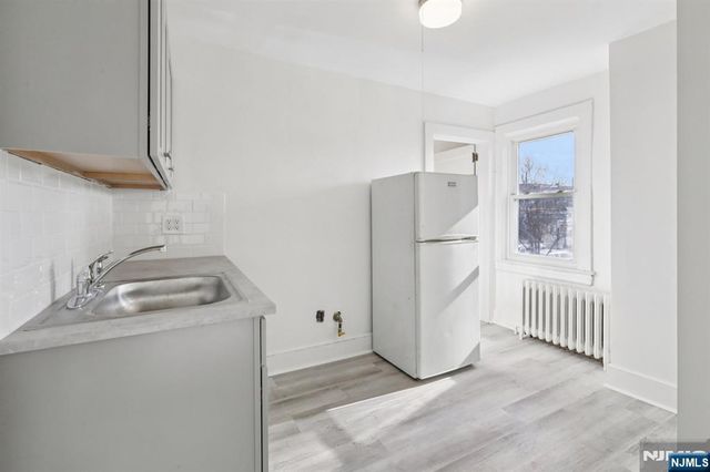 66 Washington Avenue 64, Bergenfield, NJ 07621