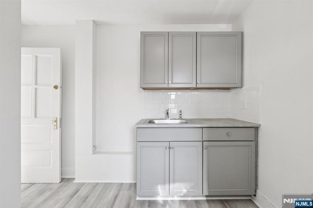 66 Washington Avenue 64, Bergenfield, NJ 07621