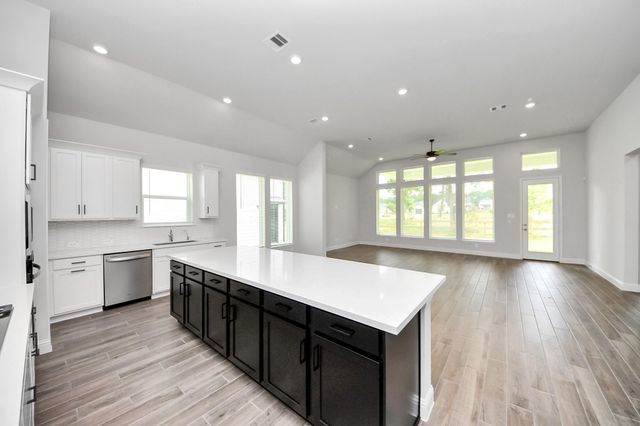 714 Satterwhite Farms Lane, Magnolia, TX 77354