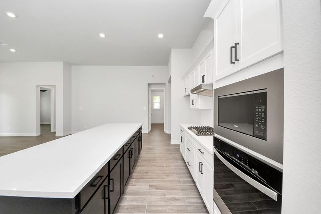 714 Satterwhite Farms Lane, Magnolia, TX 77354