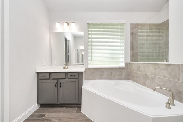 714 Satterwhite Farms Lane, Magnolia, TX 77354