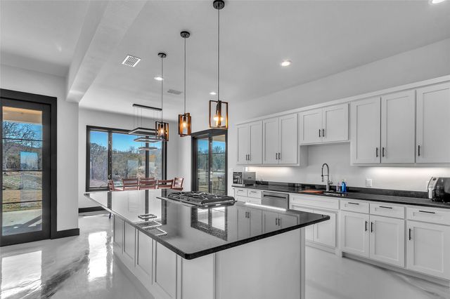 1048 Mountain Bluebird Court, Graford, TX 76449