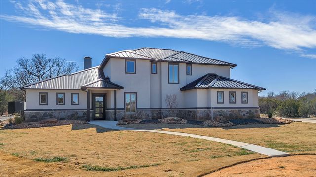 1048 Mountain Bluebird Court, Graford, TX 76449