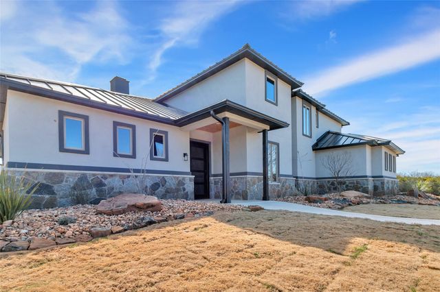 1048 Mountain Bluebird Court, Graford, TX 76449