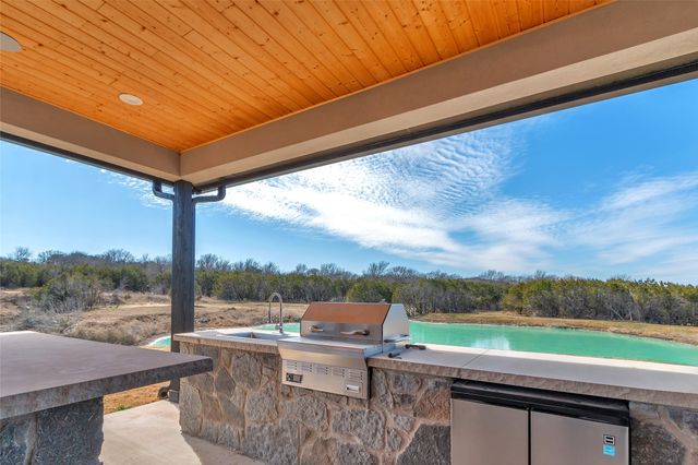 1048 Mountain Bluebird Court, Graford, TX 76449
