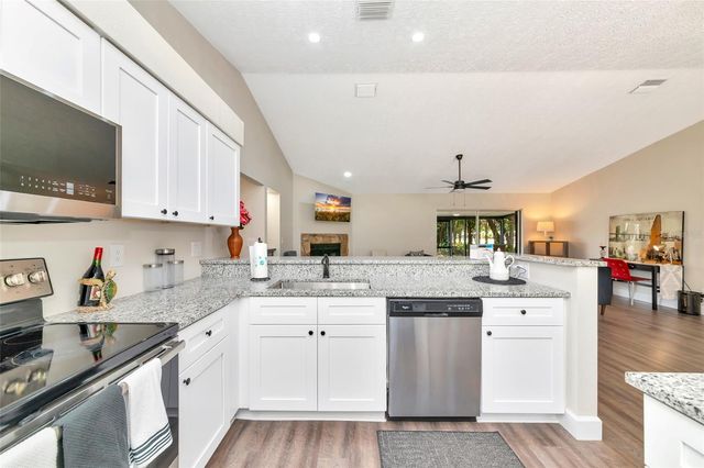 6104 26TH AVENUE E, Bradenton, FL 34208