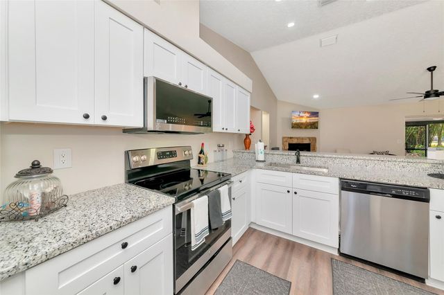 6104 26TH AVENUE E, Bradenton, FL 34208