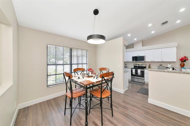 6104 26TH AVENUE E, Bradenton, FL 34208