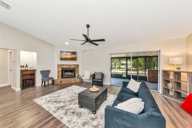 6104 26TH AVENUE E, Bradenton, FL 34208
